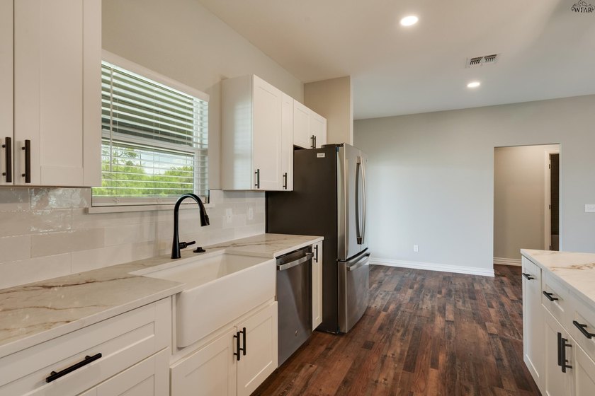 Incredible new construction home in desirable Holliday ISD! This - photo 10