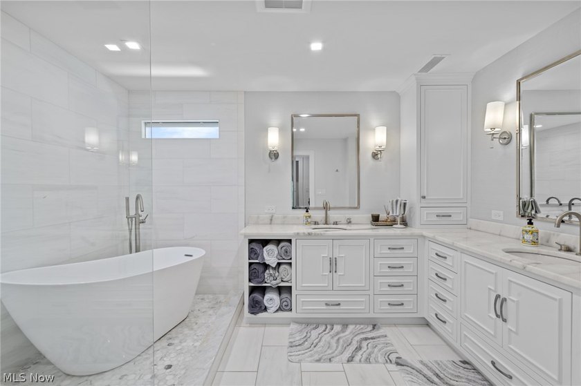 Welcome to an exceptional townhome residence in highly coveted - photo 24