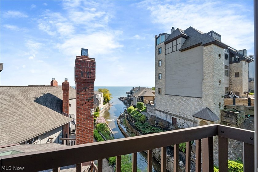 Welcome to an exceptional townhome residence in highly coveted - photo 31