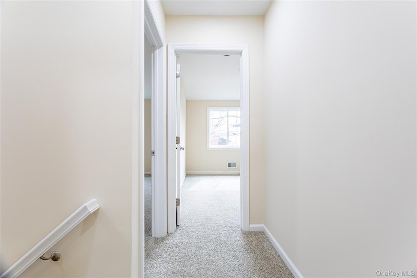 Move right into this renovated, Townhouse, with 2-bedrooms, 1.5 - photo 14