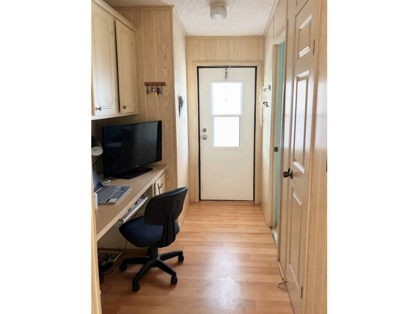 Start Your New ADVENTURE ~ 3 Months LOT Rent INCLUDED! This - photo 8