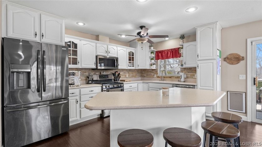 Are YOU looking for a beautiful large home on 3 acres that is - photo 3
