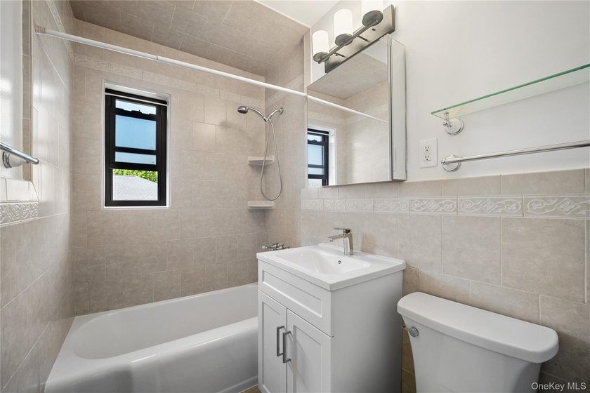 Beautiful 2 Bedroom Upper Unit in Desirable Windsor Oaks. This - photo 13