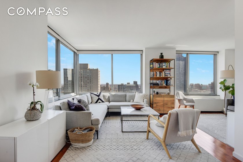 W?elcome to this beautiful? convertible three-bedroom - photo 4