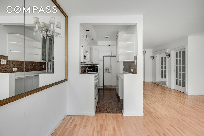 Spacious, bright and pet-friendly 2 bedroom is now available in - photo 7