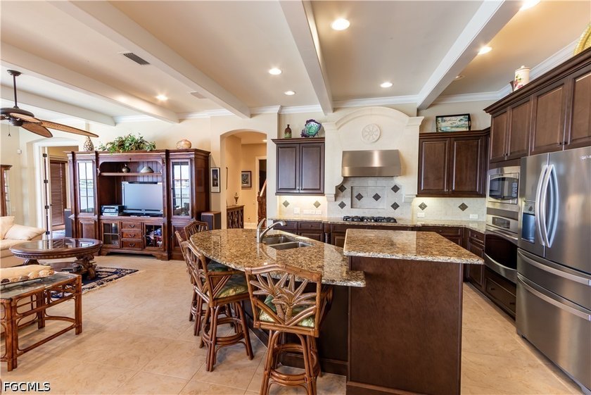 Boater and car enthusiast dream home!! 2010 built Arthur - photo 22
