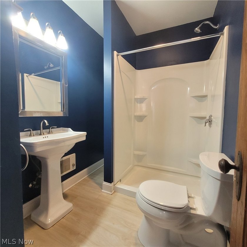 Exceptional investment opportunity in the heart of Lakewood - photo 24