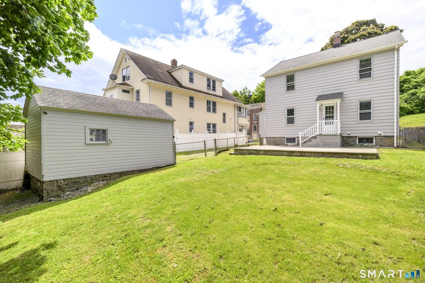 Welcome to 206 Ridgefield Ave located in Mill Hill neighborhood - photo 29