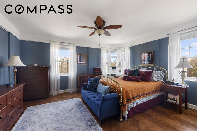 Move-In Ready! Light-filled high floor magnificently renovated 2 - photo 7