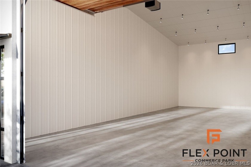 Welcome to FlexPoint Commerce Park, where adaptability meets - photo 6