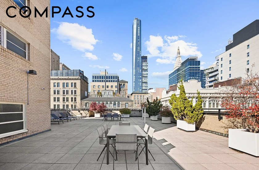 Top floor penthouse oversized home lovingly renovated in one of - photo 9