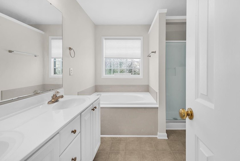 Welcome home to this charming 3-bedroom, 2-bath cottage-style - photo 22