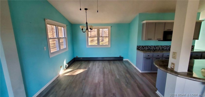 3 Bedroom, 2 bath home with unfinished basement for storage or - photo 5