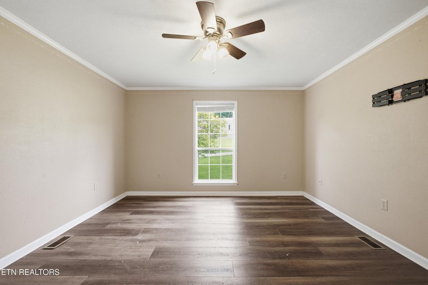 Location, Space &amp; Updates - This One Has It All! Don't miss this - photo 21