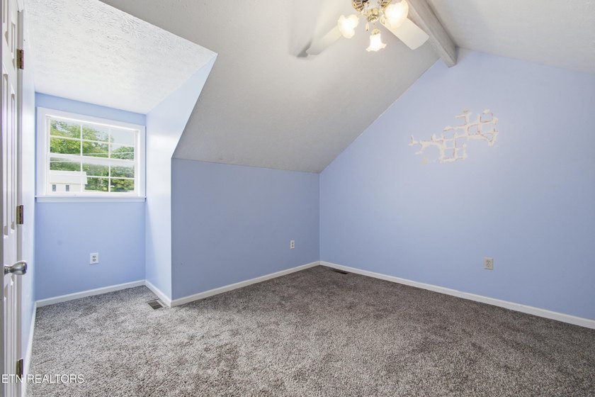 Location, Space &amp; Updates - This One Has It All! Don't miss this - photo 30
