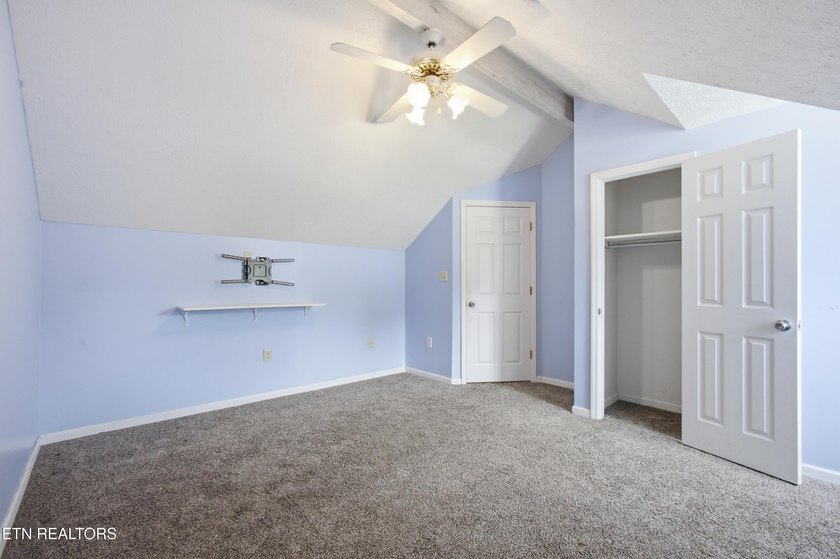 Location, Space &amp; Updates - This One Has It All! Don't miss this - photo 32