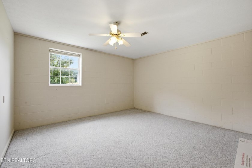 Location, Space &amp; Updates - This One Has It All! Don't miss this - photo 33
