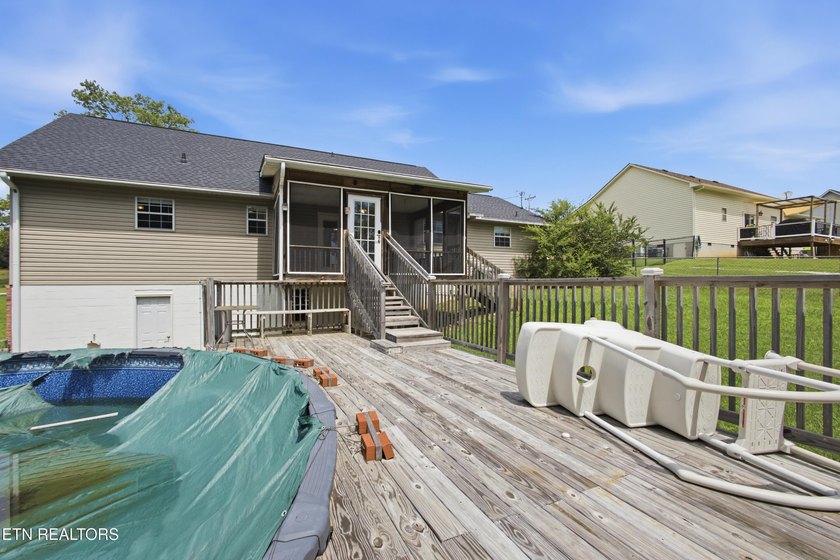 Location, Space &amp; Updates - This One Has It All! Don't miss this - photo 42