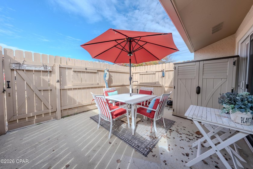 $10,000 PRICE IMPROVEMENT! Welcome to this beautifully renovated - photo 4