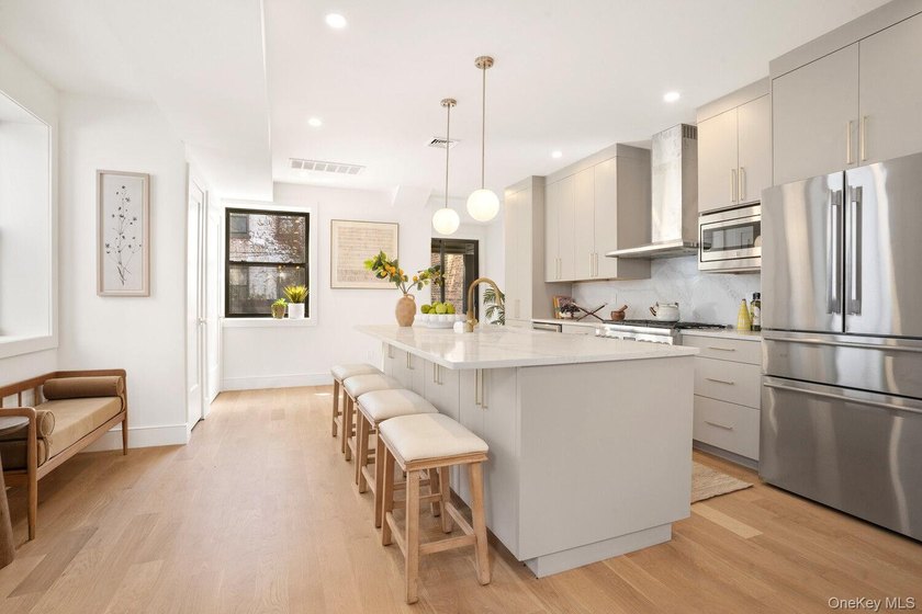 Perfectly positioned in the heart of Prospect Lefferts Gardens - photo 3