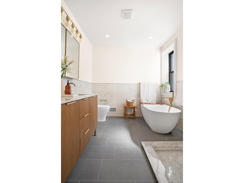 Perfectly positioned in the heart of Prospect Lefferts Gardens - photo 5