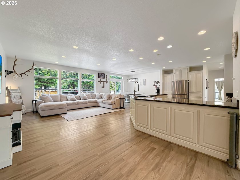 Welcome to your coastal retreat, a custom energy-efficient home - photo 15