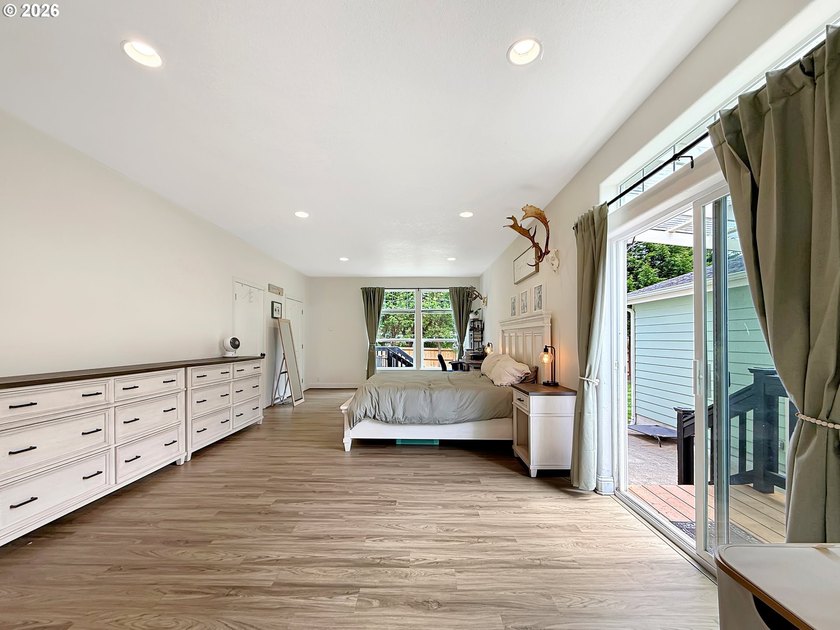 Welcome to your coastal retreat, a custom energy-efficient home - photo 24