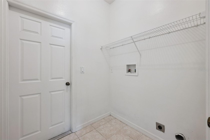 Freshly updated 3-bedroom, 2-bath home with 2-car garage on a - photo 25