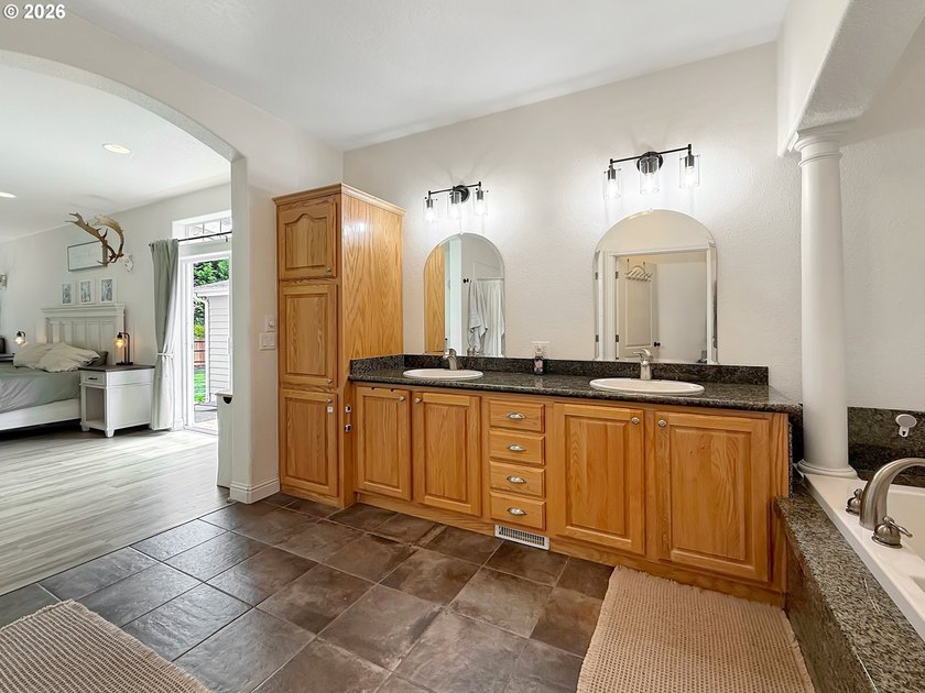 Welcome to your coastal retreat, a custom energy-efficient home - photo 27