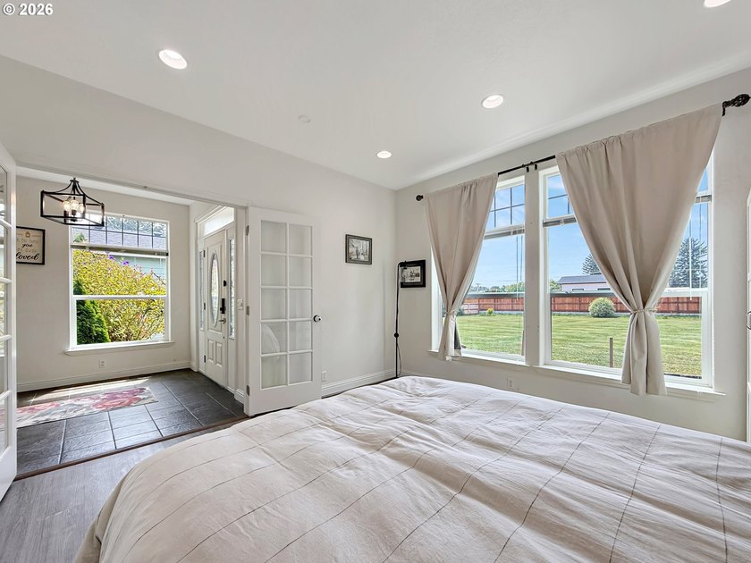Welcome to your coastal retreat, a custom energy-efficient home - photo 36