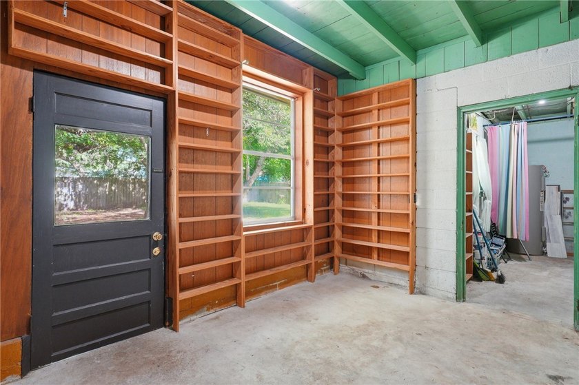 Don't miss out on this charming 2-bdrm,1 bath cottage peacefully - photo 20