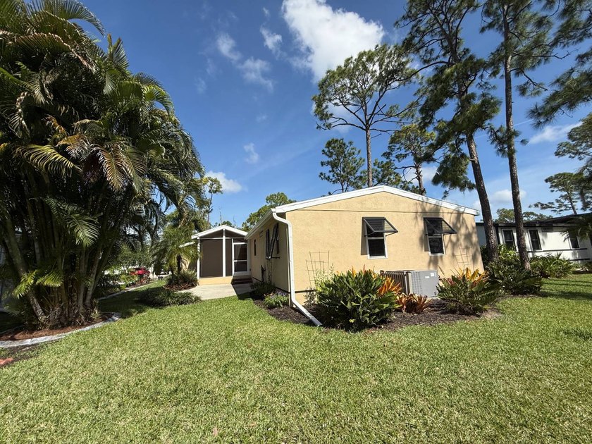 This well cared for stucco home is located on the golf course - photo 22