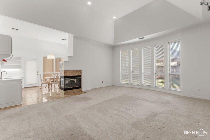 The heart of the home has a whole new look! This beautiful home - photo 9