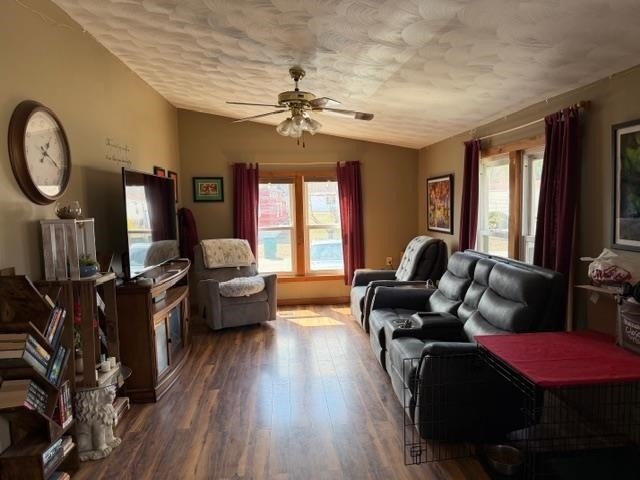 This charming and beautifully updated 1988 doublewide - photo 2