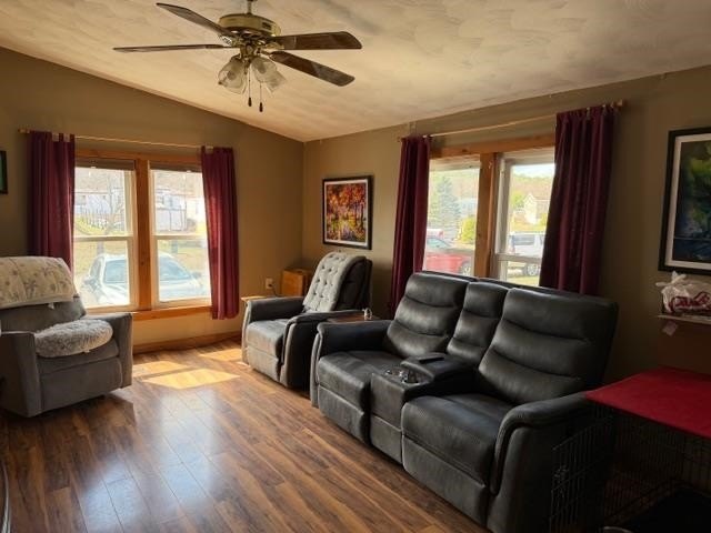 This charming and beautifully updated 1988 doublewide - photo 6