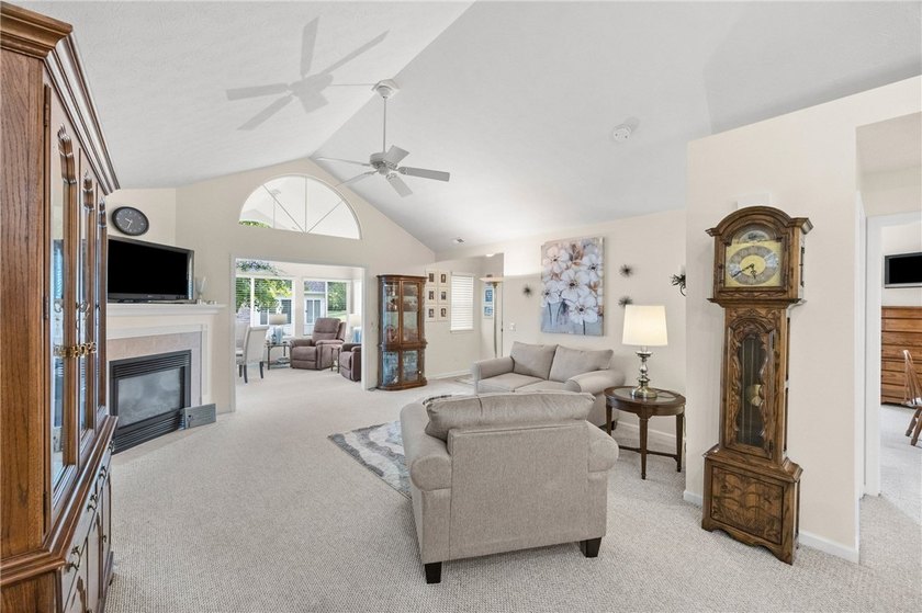 Estate No PCD!! Sensational 2 bedroom, 2 full bath Ranch - photo 13