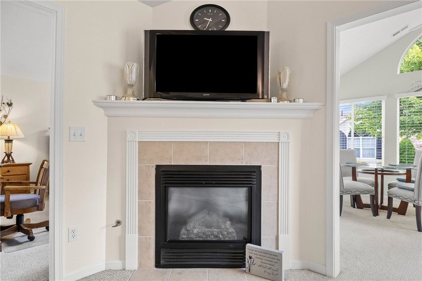 Estate No PCD!! Sensational 2 bedroom, 2 full bath Ranch - photo 14