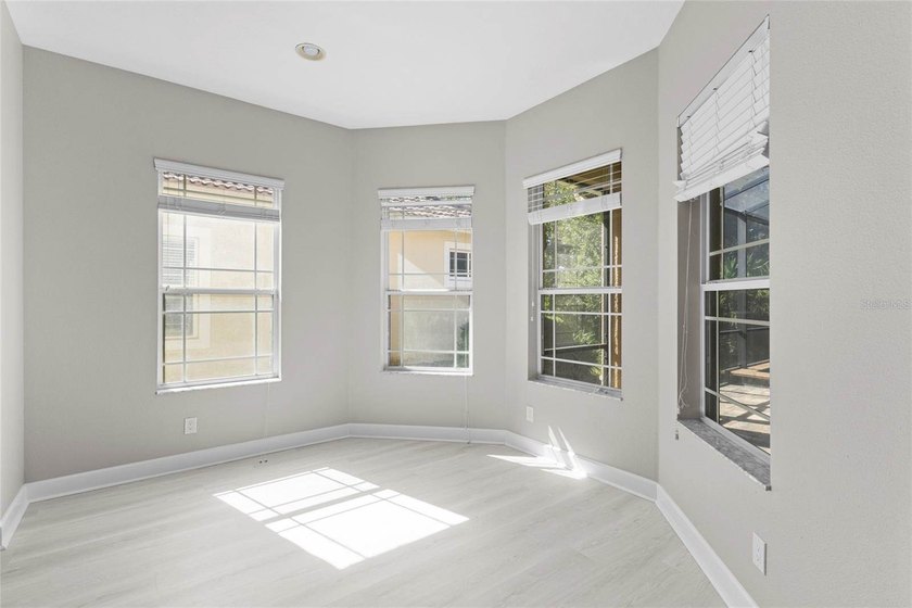 This beautifully updated 5-bedroom, 4-bathroom residence has - photo 14