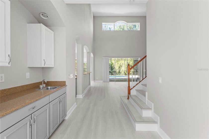 This beautifully updated 5-bedroom, 4-bathroom residence has - photo 17