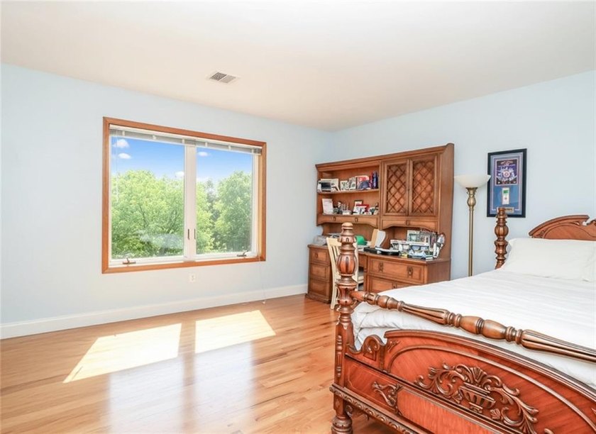 Welcome to 282 Boscombe Avenue - A South Shore Gem! Nestled on a - photo 20