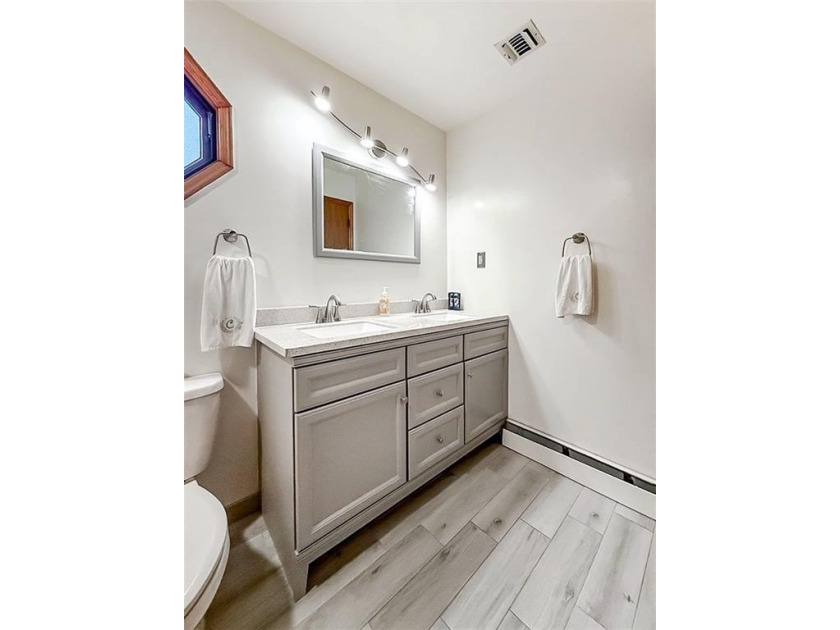 Welcome to 282 Boscombe Avenue - A South Shore Gem! Nestled on a - photo 22