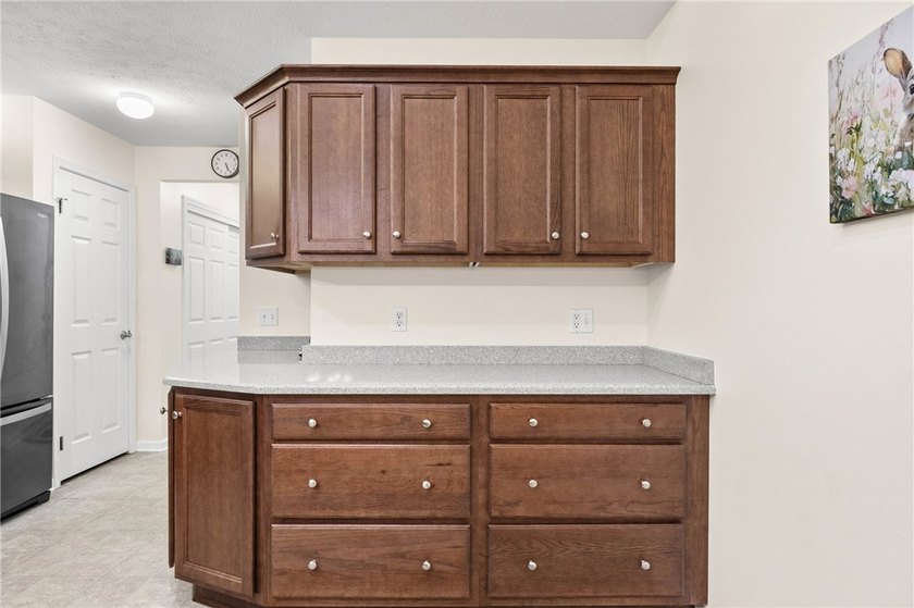 Estate No PCD!! Sensational 2 bedroom, 2 full bath Ranch - photo 24