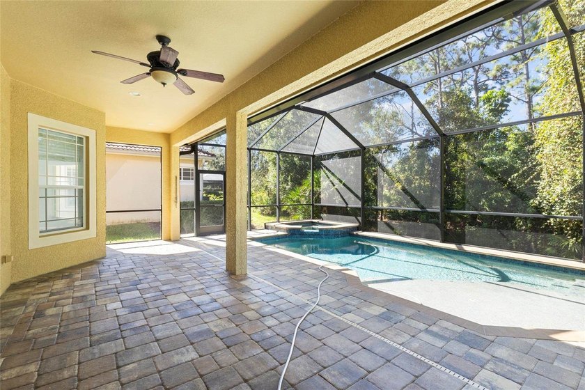 This beautifully updated 5-bedroom, 4-bathroom residence has - photo 25
