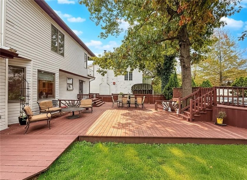 Welcome to 282 Boscombe Avenue - A South Shore Gem! Nestled on a - photo 28