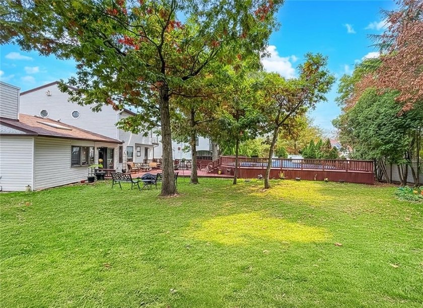 Welcome to 282 Boscombe Avenue - A South Shore Gem! Nestled on a - photo 31