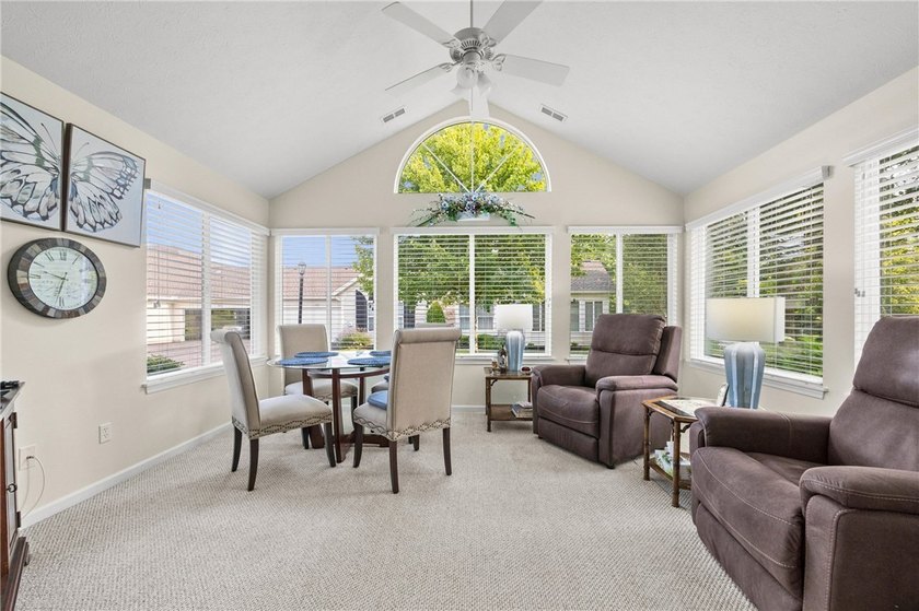 Estate No PCD!! Sensational 2 bedroom, 2 full bath Ranch - photo 34