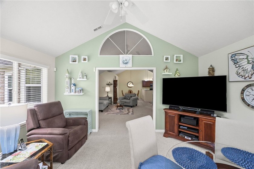 Estate No PCD!! Sensational 2 bedroom, 2 full bath Ranch - photo 38