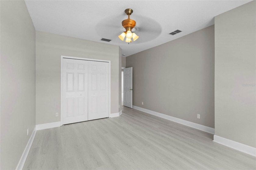 This beautifully updated 5-bedroom, 4-bathroom residence has - photo 38