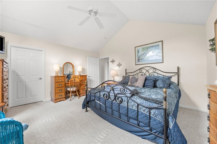 Estate No PCD!! Sensational 2 bedroom, 2 full bath Ranch - photo 41