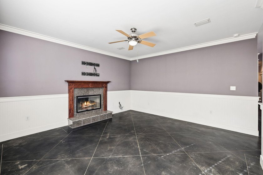 This 3 bedroom, 2 bathroom cottage offers a compelling - photo 13